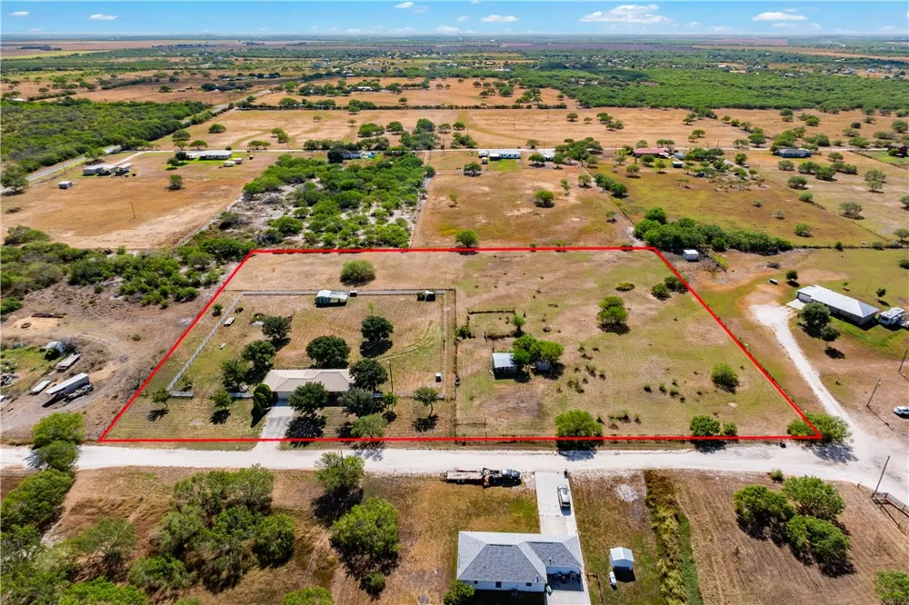 152 Clearwater Crossing Orange Grove, TX 78372