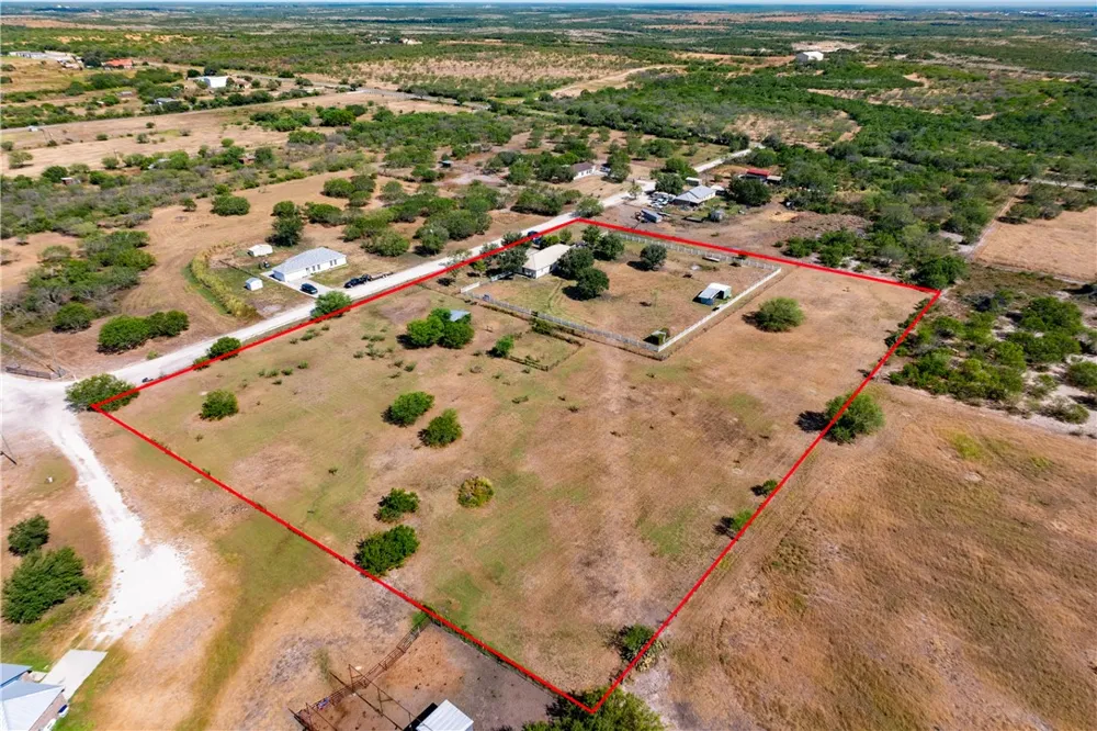 152 Clearwater Crossing Orange Grove, TX 78372