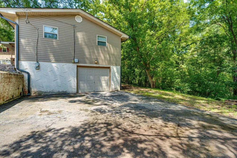 6 Canary Lane Rossville, GA 30741