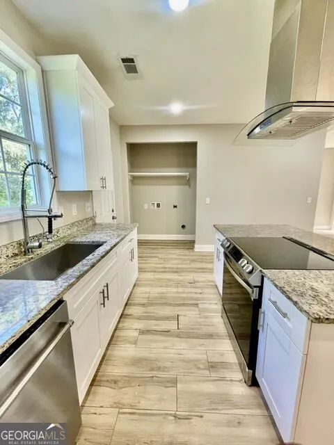 7241 Grayson DR Riverdale, GA 30296