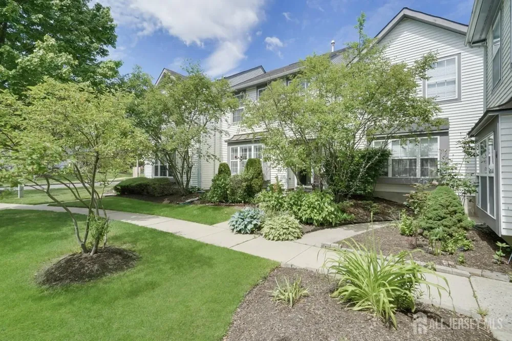 2 Mystic Court Sayreville, NJ 08872