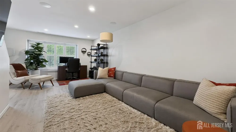 2 Mystic Court Sayreville, NJ 08872