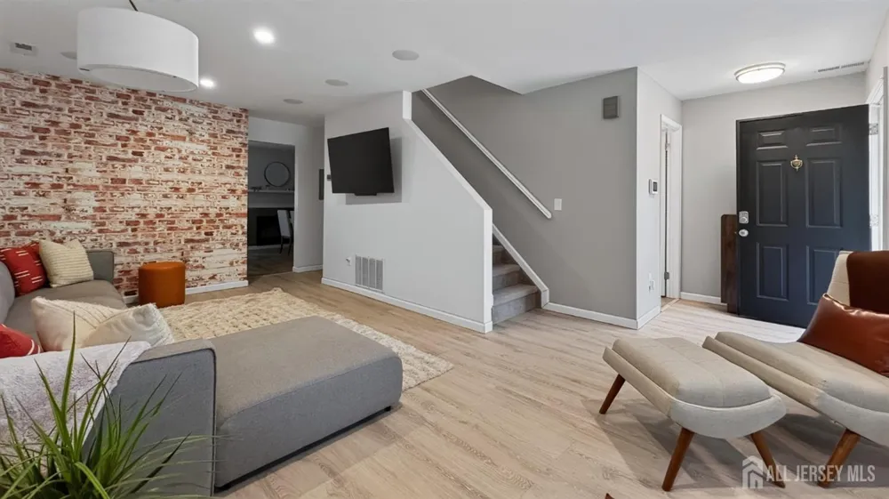 2 Mystic Court Sayreville, NJ 08872