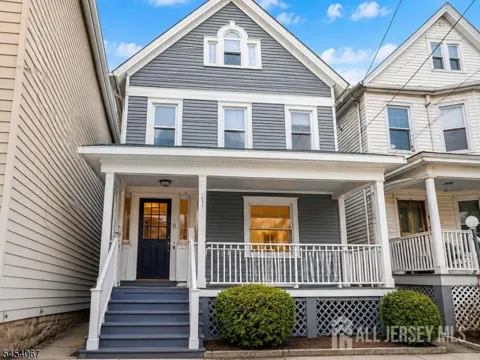 97 Easton Avenue #2