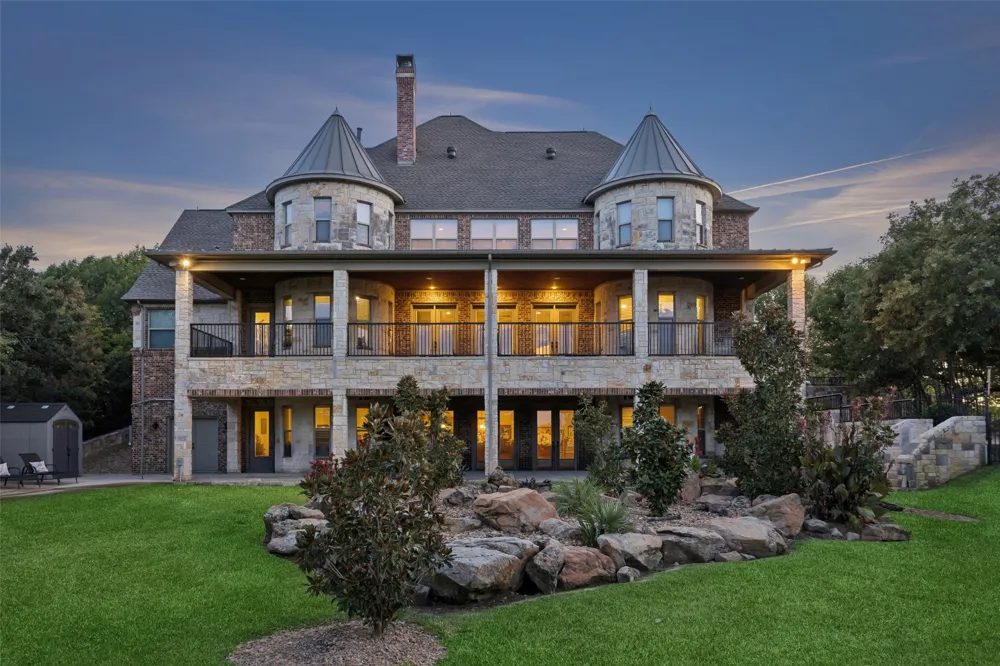 826 Cimmarron Bay Drive Runaway Bay, TX 76426