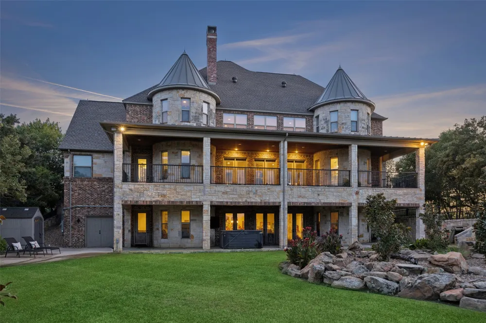 826 Cimmarron Bay Drive Runaway Bay, TX 76426