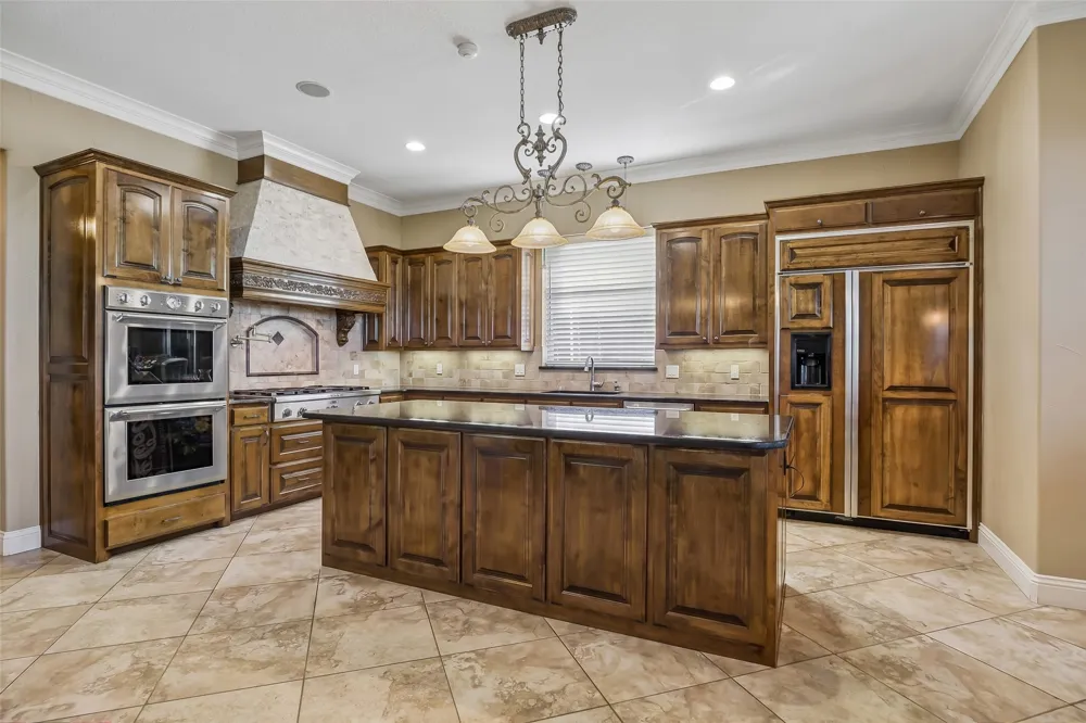 826 Cimmarron Bay Drive Runaway Bay, TX 76426