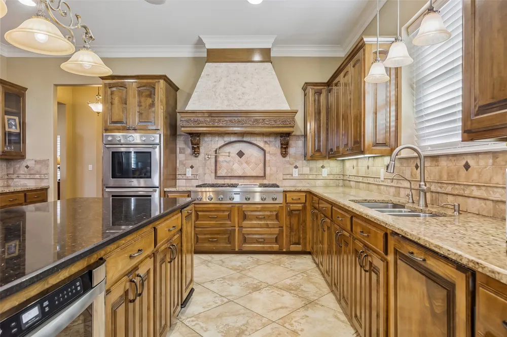 826 Cimmarron Bay Drive Runaway Bay, TX 76426