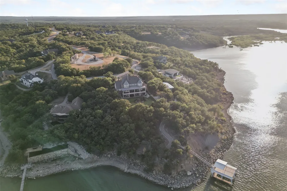 826 Cimmarron Bay Drive Runaway Bay, TX 76426