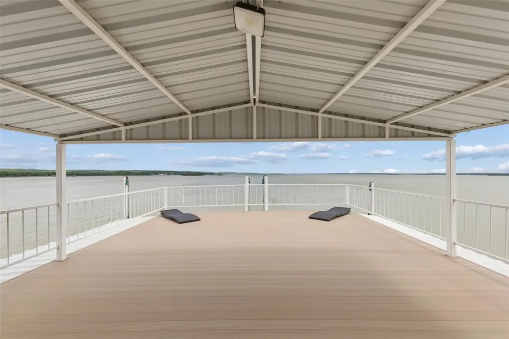 826 Cimmarron Bay Drive Runaway Bay, TX 76426