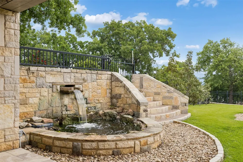 826 Cimmarron Bay Drive Runaway Bay, TX 76426