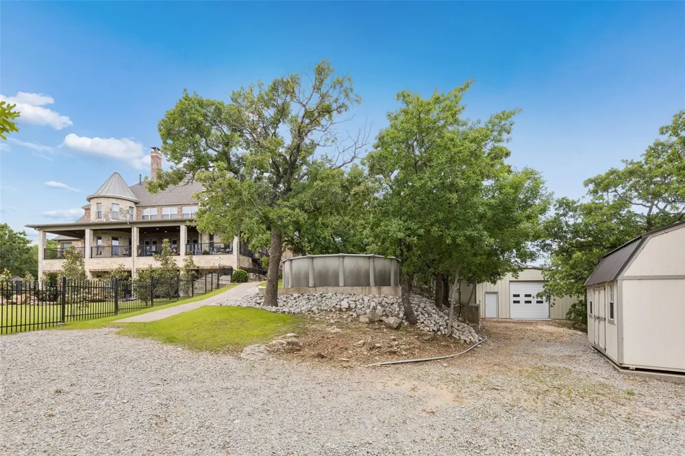 826 Cimmarron Bay Drive Runaway Bay, TX 76426