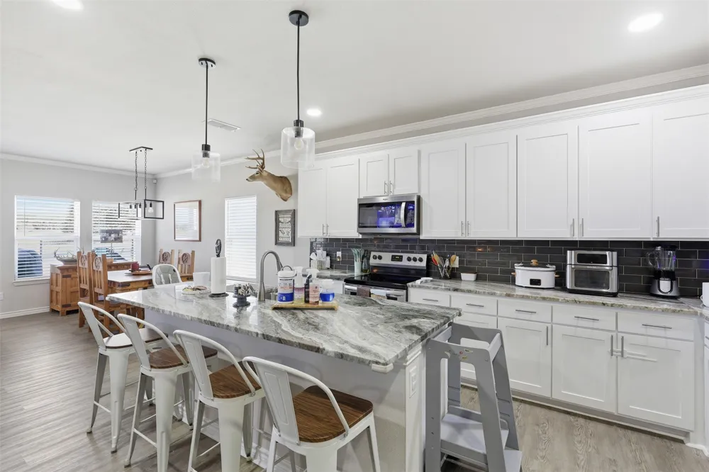 328 Ridge Drive Cleburne, TX 76033