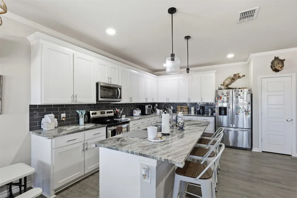 328 Ridge Drive Cleburne, TX 76033