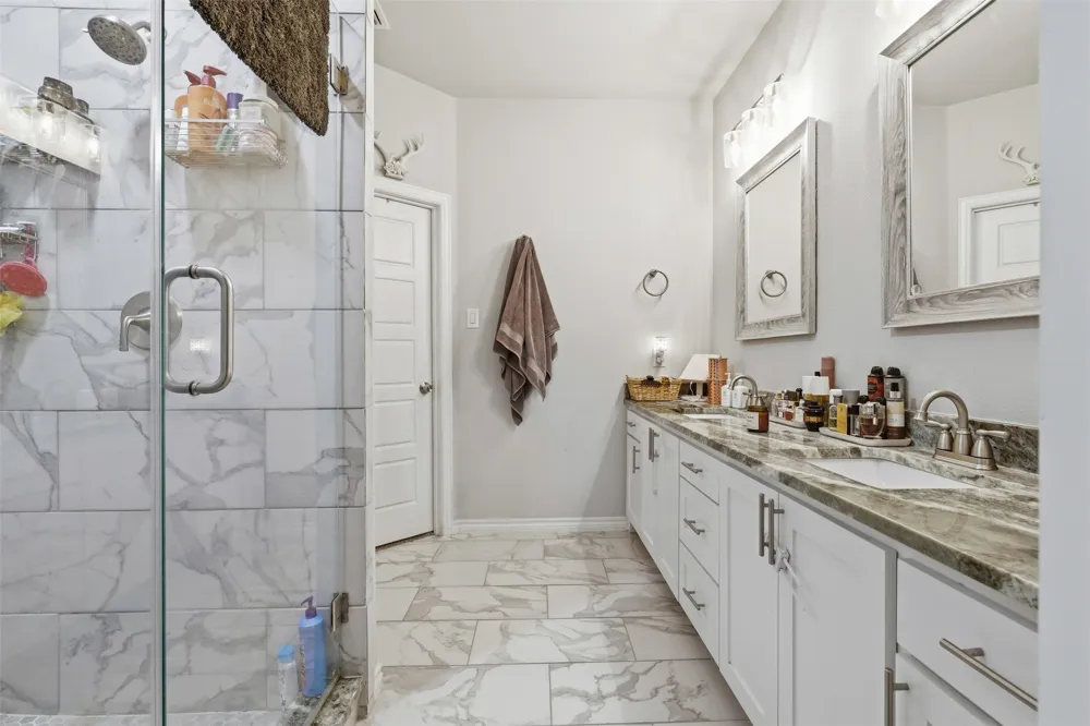 328 Ridge Drive Cleburne, TX 76033