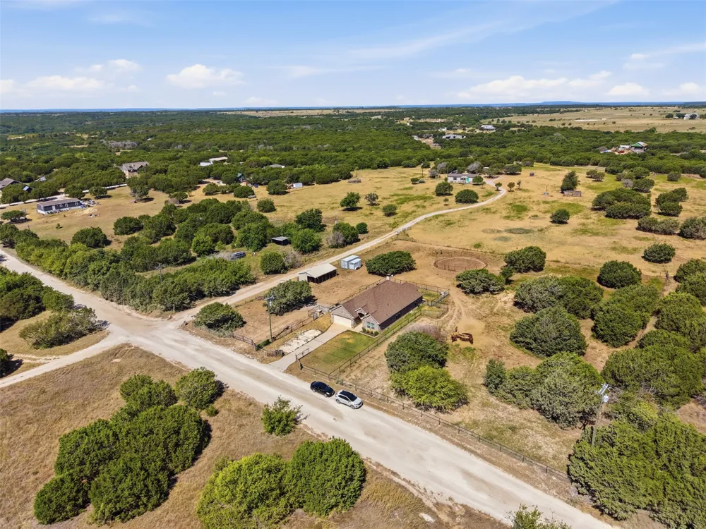 328 Ridge Drive Cleburne, TX 76033