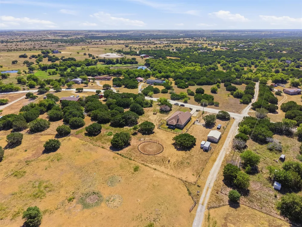 328 Ridge Drive Cleburne, TX 76033