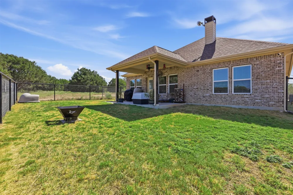 328 Ridge Drive Cleburne, TX 76033