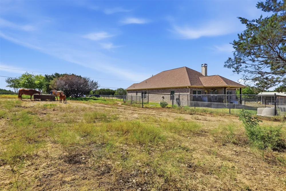 328 Ridge Drive Cleburne, TX 76033