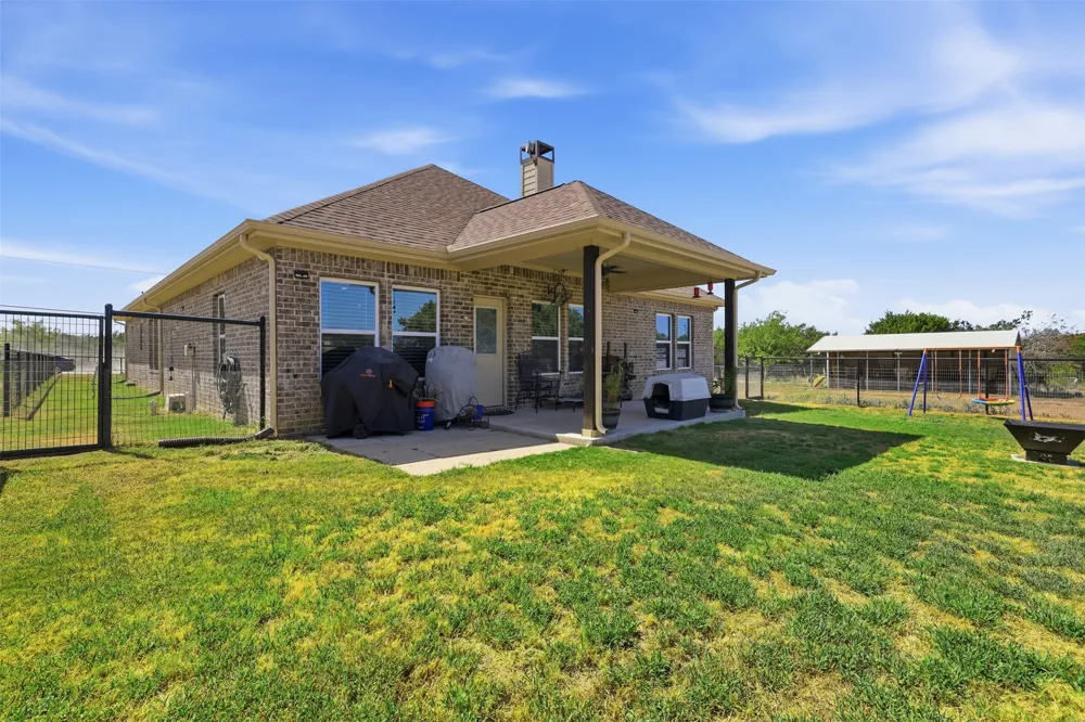328 Ridge Drive Cleburne, TX 76033