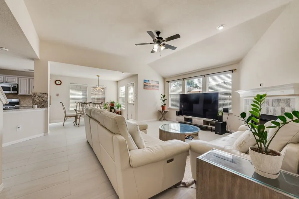 9208 Conestoga Drive Fort Worth, TX 76131