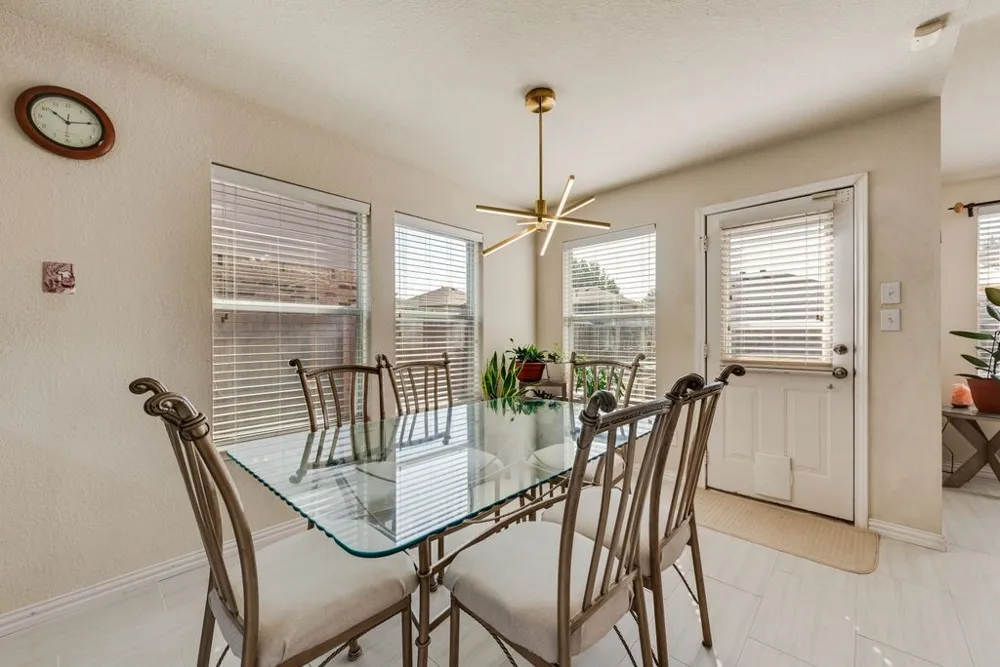 9208 Conestoga Drive Fort Worth, TX 76131