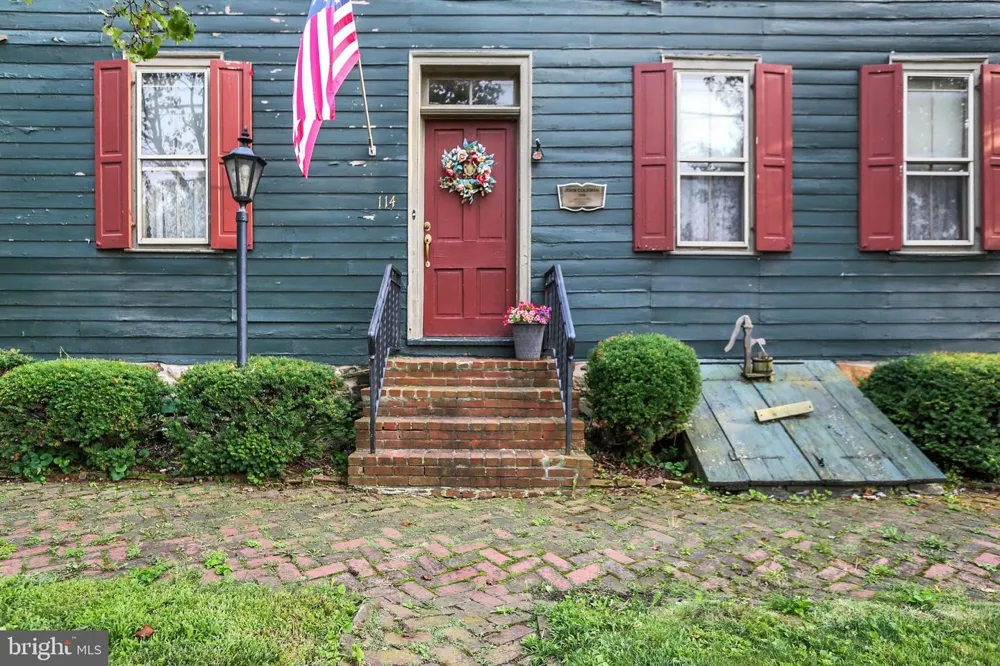 114 E MARKET STREET Gratz, PA 17030