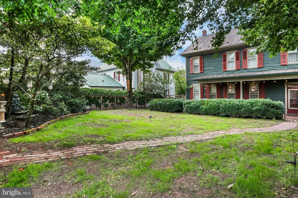 114 E MARKET STREET Gratz, PA 17030