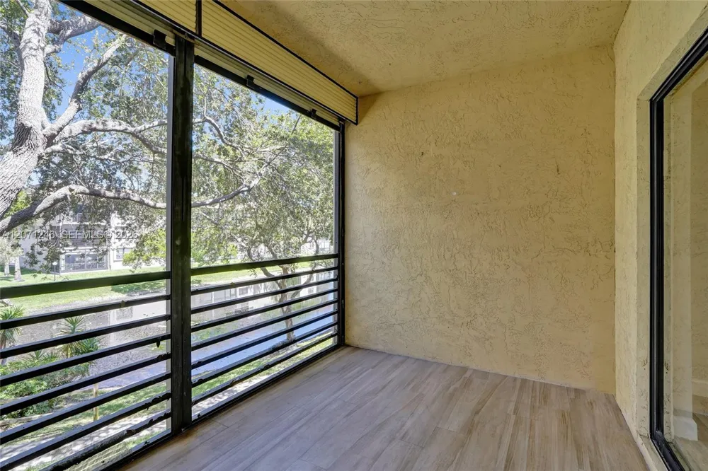 6090 Sabal Palm Blvd #208 Tamarac, FL 33319