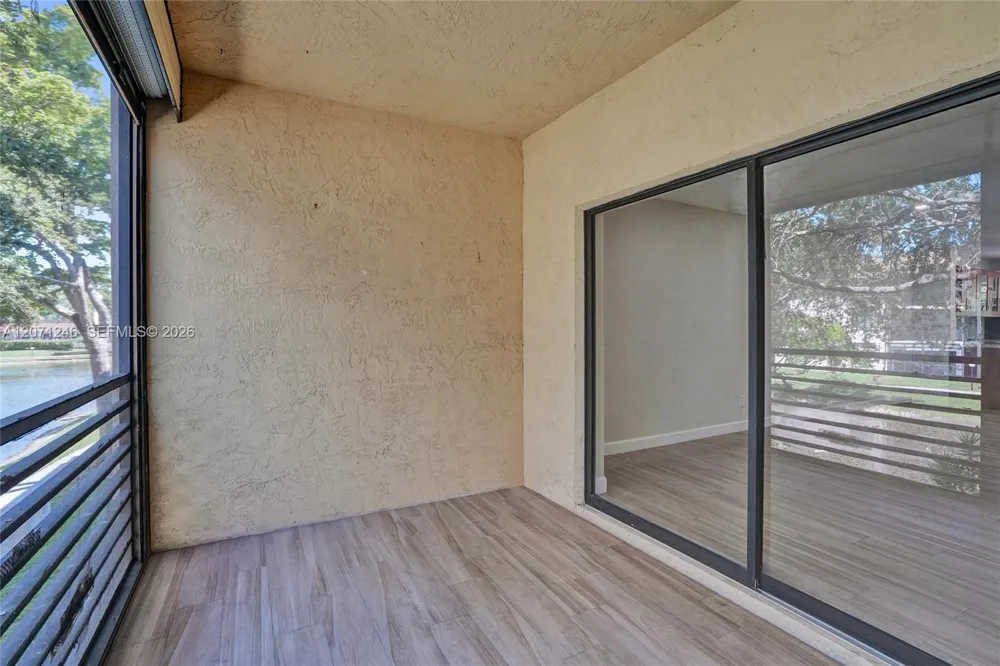 6090 Sabal Palm Blvd #208 Tamarac, FL 33319
