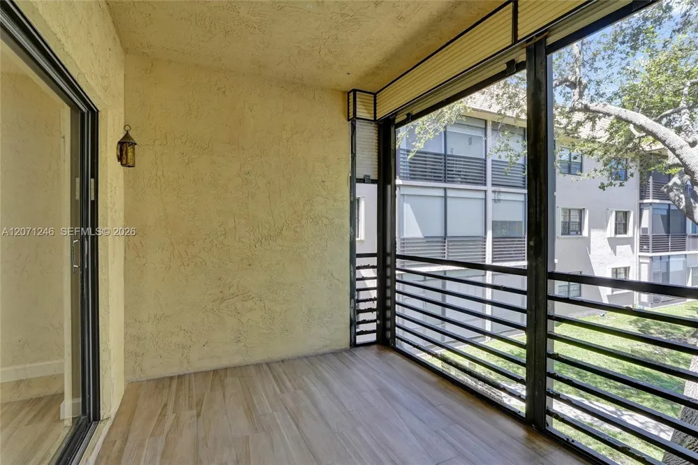 6090 Sabal Palm Blvd #208 Tamarac, FL 33319