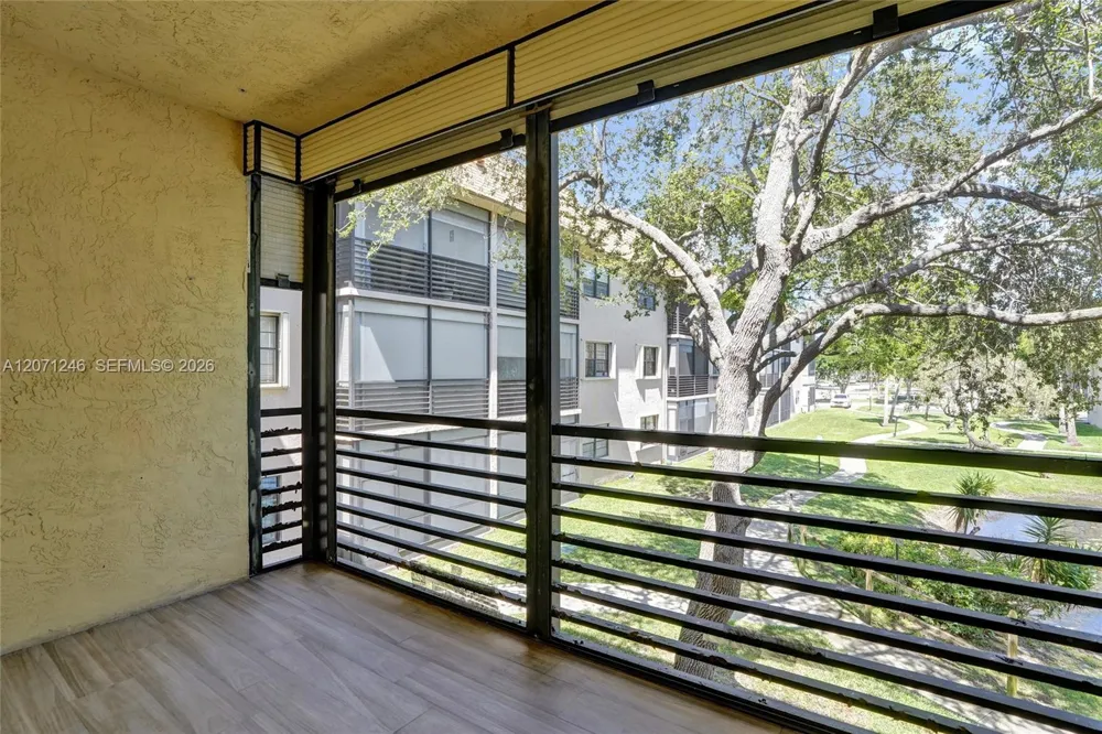 6090 Sabal Palm Blvd #208 Tamarac, FL 33319