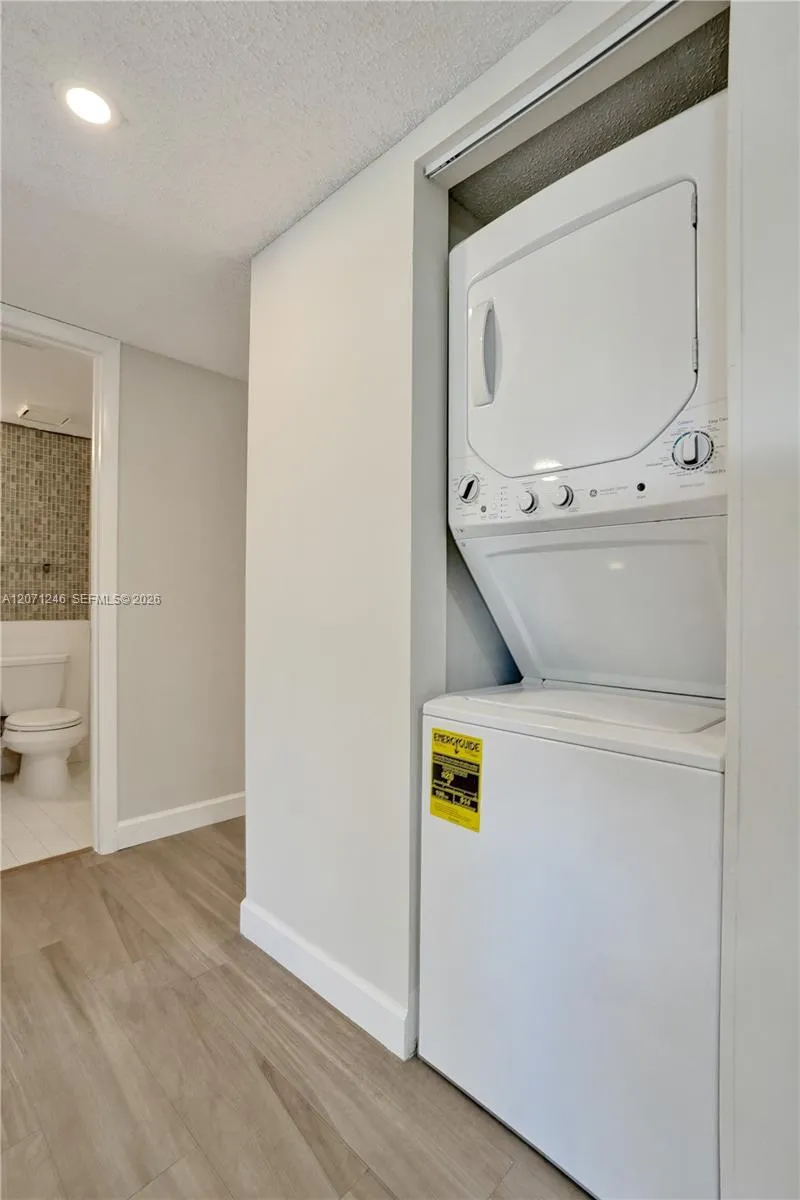 6090 Sabal Palm Blvd #208 Tamarac, FL 33319