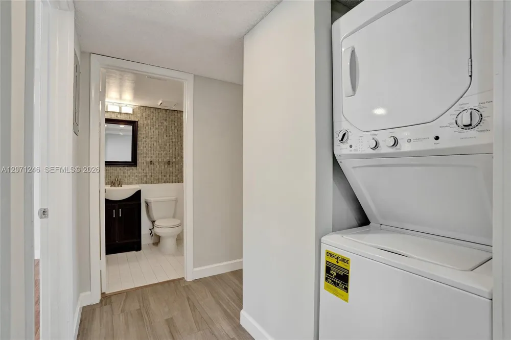 6090 Sabal Palm Blvd #208 Tamarac, FL 33319