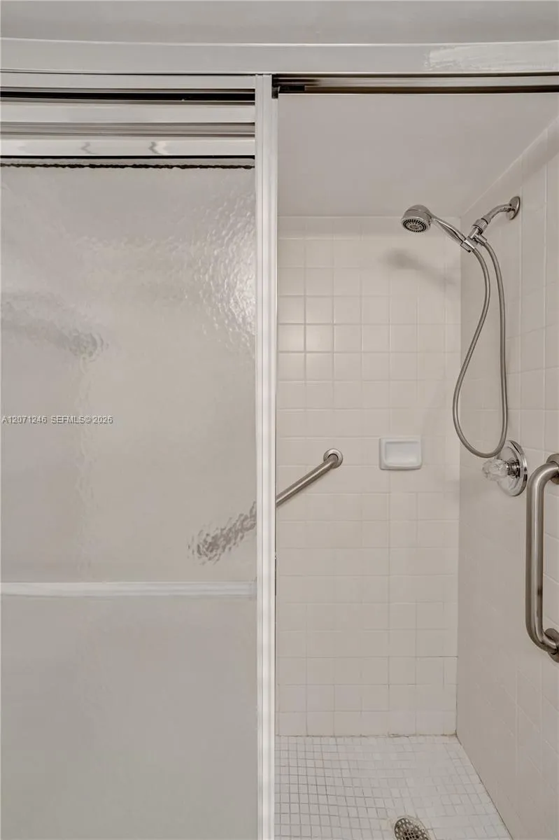 6090 Sabal Palm Blvd #208 Tamarac, FL 33319