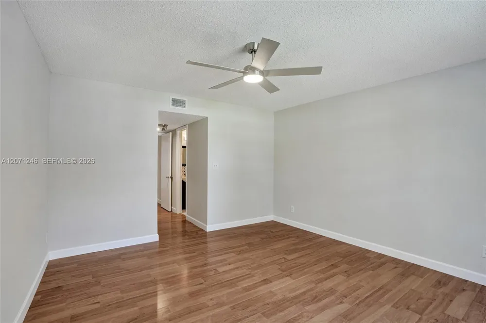 6090 Sabal Palm Blvd #208 Tamarac, FL 33319