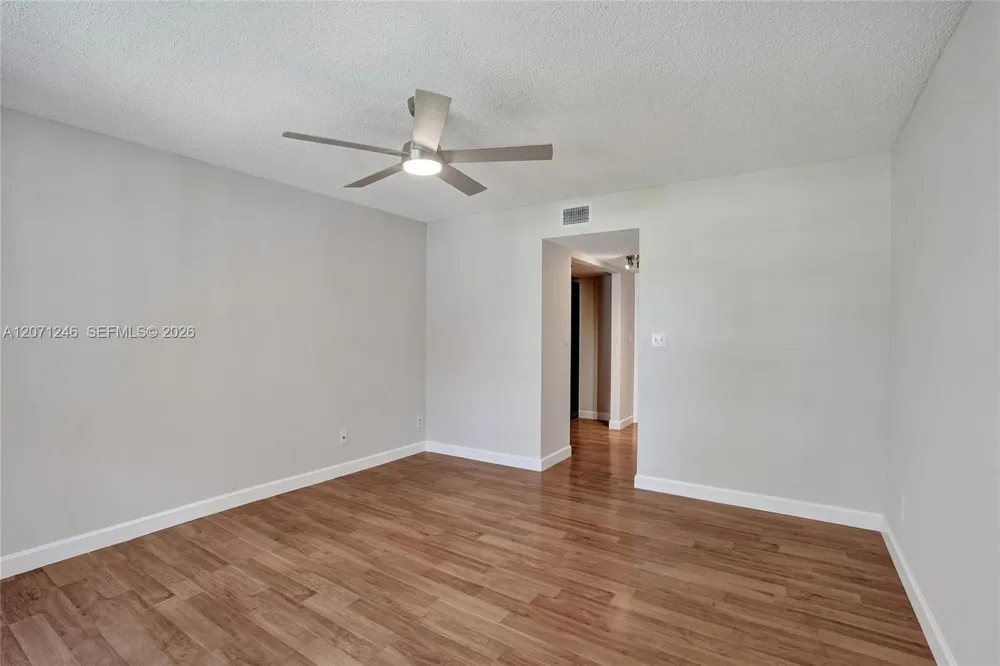 6090 Sabal Palm Blvd #208 Tamarac, FL 33319
