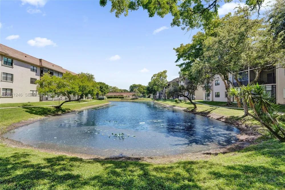 6090 Sabal Palm Blvd #208 Tamarac, FL 33319