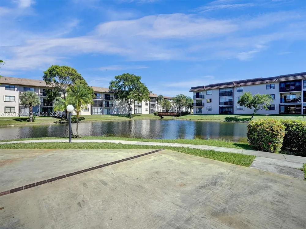 6090 Sabal Palm Blvd #208 Tamarac, FL 33319