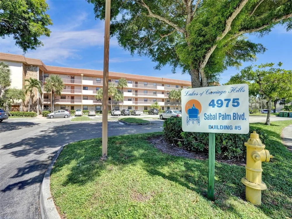6090 Sabal Palm Blvd #208 Tamarac, FL 33319