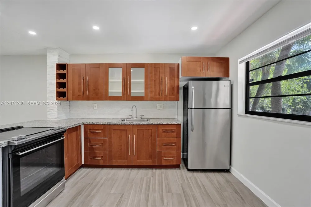 6090 Sabal Palm Blvd #208 Tamarac, FL 33319