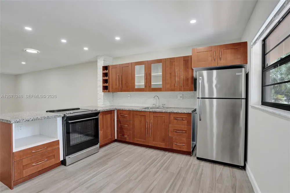 6090 Sabal Palm Blvd #208 Tamarac, FL 33319