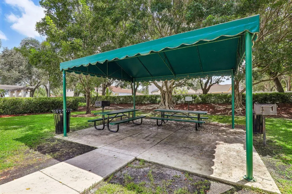 762 Heritage Drive Weston, FL 33326
