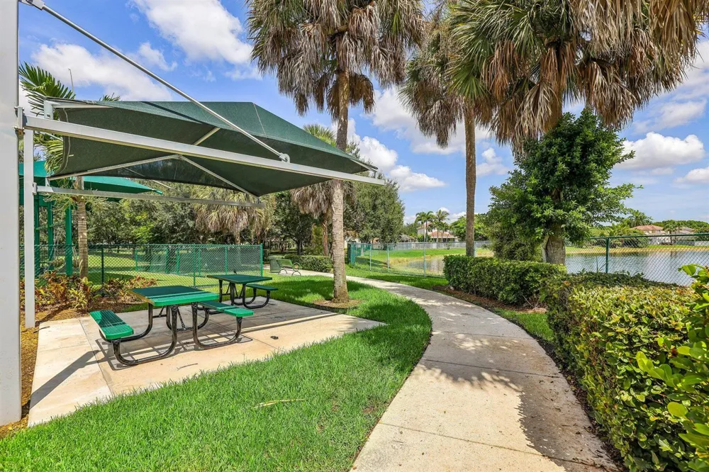 762 Heritage Drive Weston, FL 33326