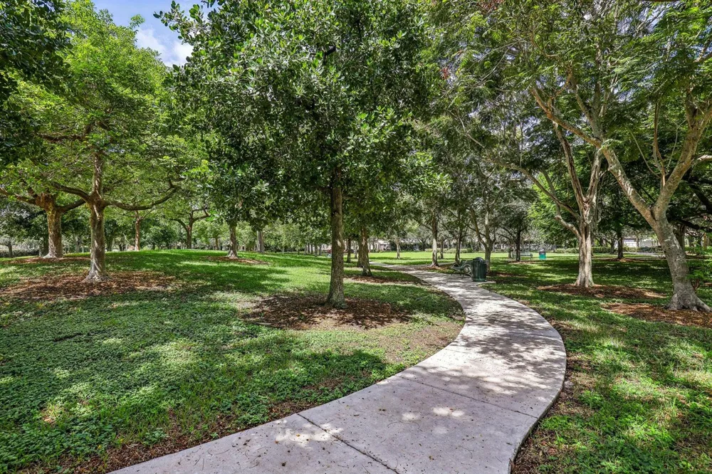 762 Heritage Drive Weston, FL 33326