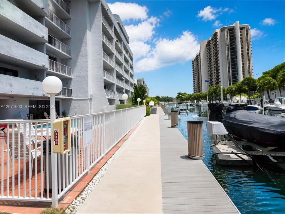1650 NE 115th St #403 Miami, FL 33181