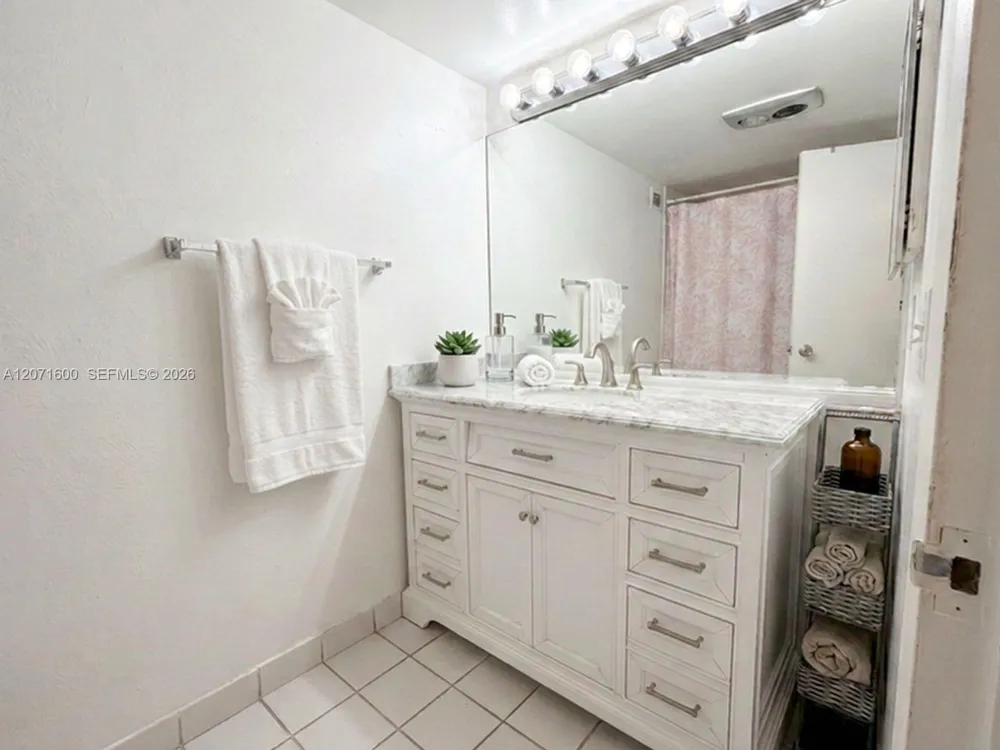 1650 NE 115th St #403 Miami, FL 33181