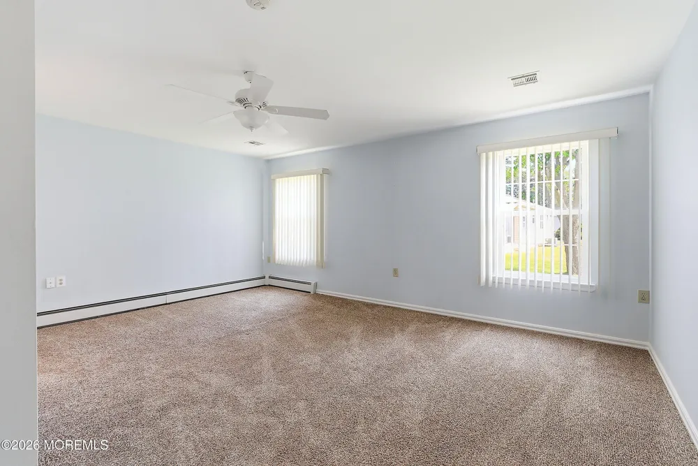 31 Portsmouth Drive Toms River, NJ 08757