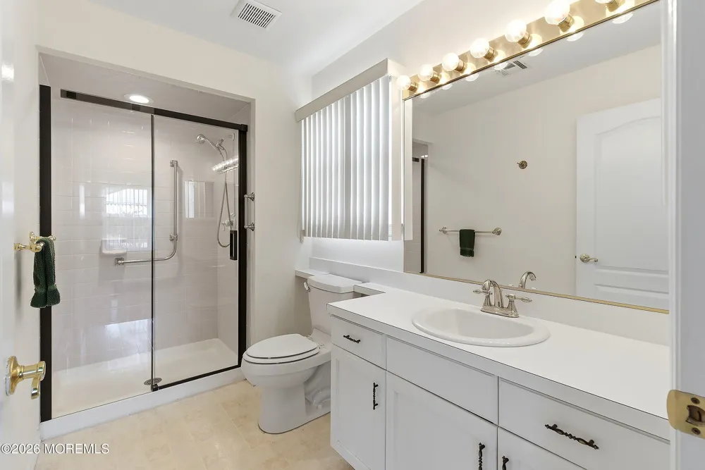 31 Portsmouth Drive Toms River, NJ 08757