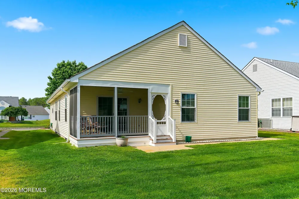 31 Portsmouth Drive Toms River, NJ 08757